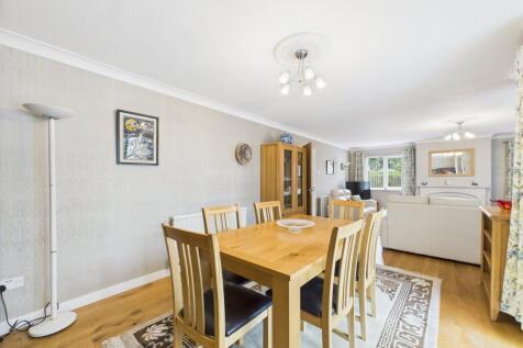open plan lounge &amp; dining room