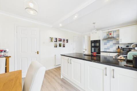open plan kitchen/diner