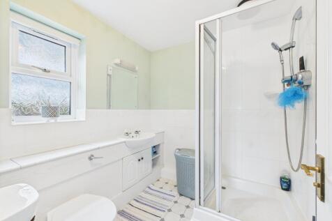en-suite shower room