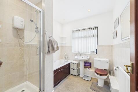 bath &amp; shower room