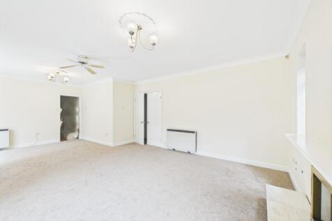 open plan lounge &amp; dining room