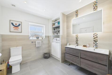 en-suite shower room