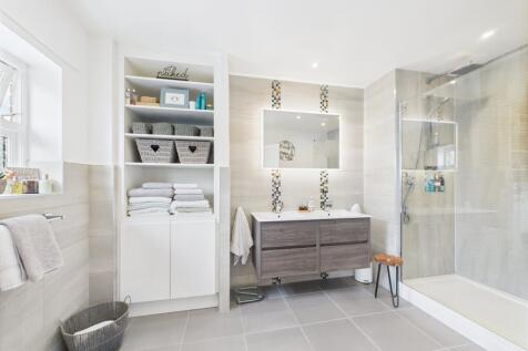 en-suite shower room