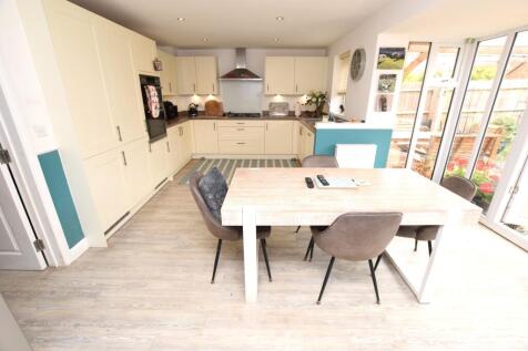 dining/kitchen