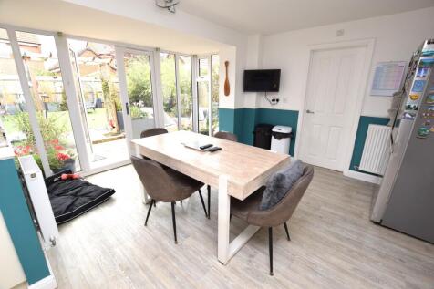 dining/kitchen
