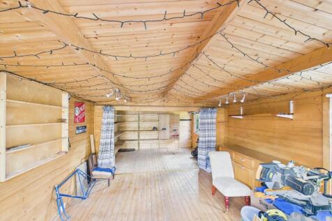 hobby room/workshop/man cave