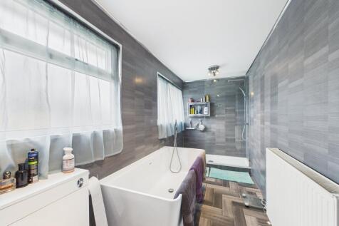 bath &amp; shower room