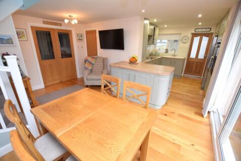 dining/kitchen