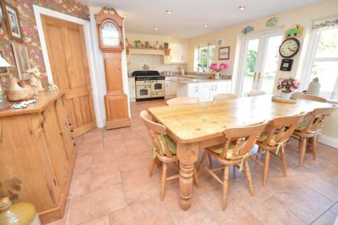 dining/kitchen