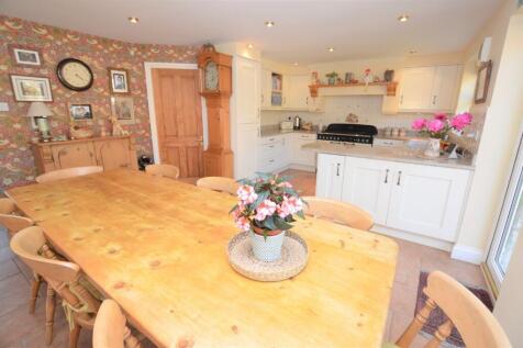 dining/kitchen