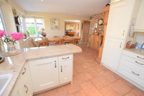 dining/kitchen