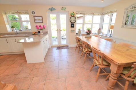 dining/kitchen