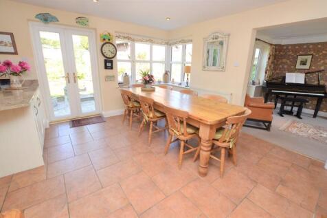 dining/kitchen