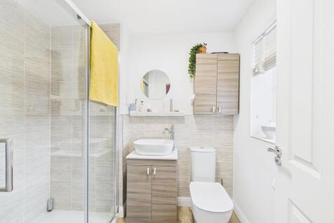 en-suite shower room