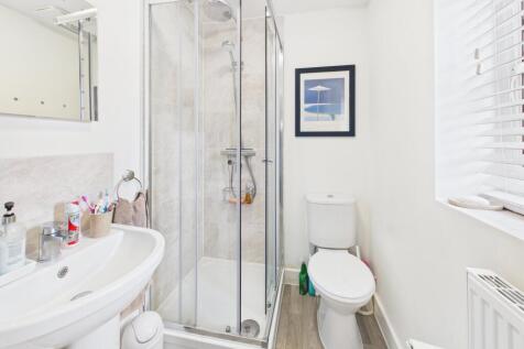 en-suite shower room