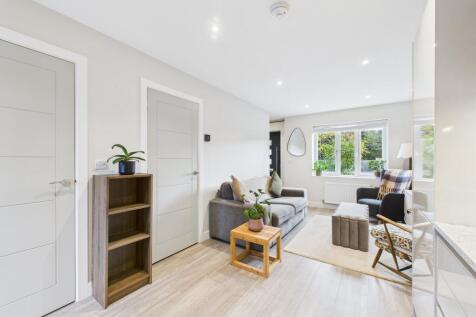 open plan lounge &amp; kitchen