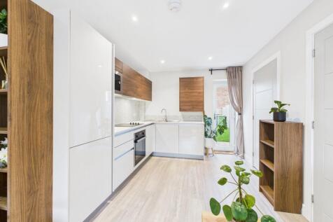 open plan lounge &amp; kitchen