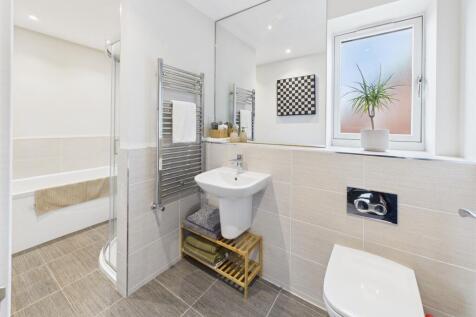 bath &amp; shower room