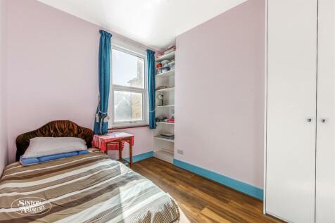 124 Elthorne Avenue-16.jpg