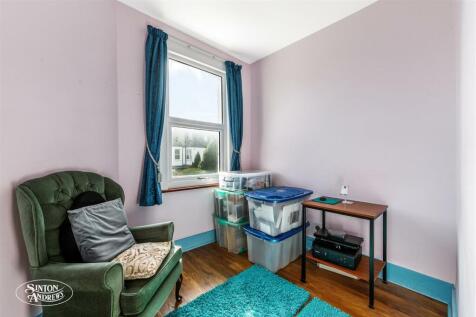 124 Elthorne Avenue-11.jpg