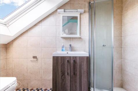 124 Elthorne Avenue-19.jpg