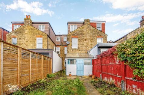 124 Elthorne Avenue-10.jpg