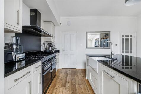 38 Graham Avenue-9.jpg