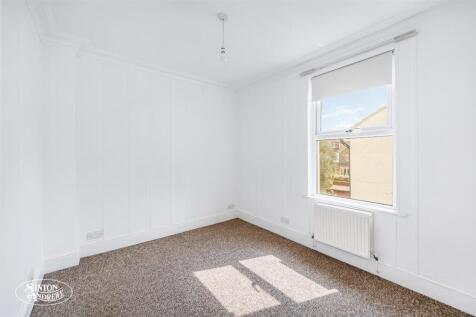 Flat 3, 2a Leyborne Avenue-9.jpg