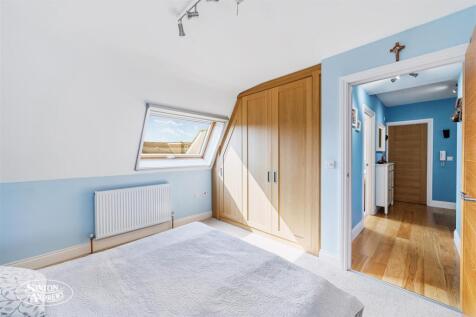 Flat 5  Harrington Court-9.jpg