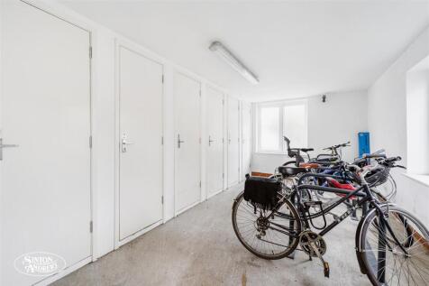 Flat 5  Harrington Court-11.jpg
