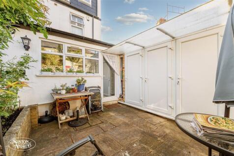 104 Cranmer Avenue-9.jpg