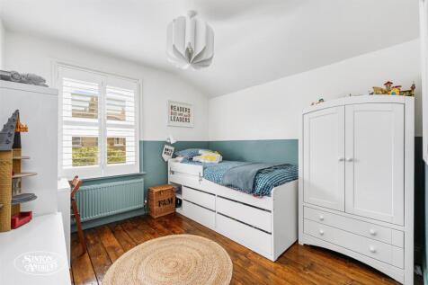 10 Elthorne Avenue-15.jpg