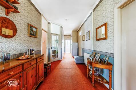 April Cottage, Walmer Gardens-18.jpg