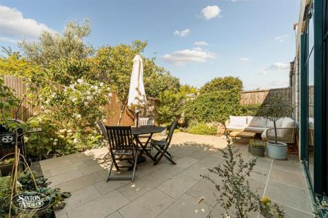 19 Whitehall Road-12.jpg