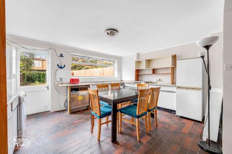 20 Graham Avenue-5.jpg