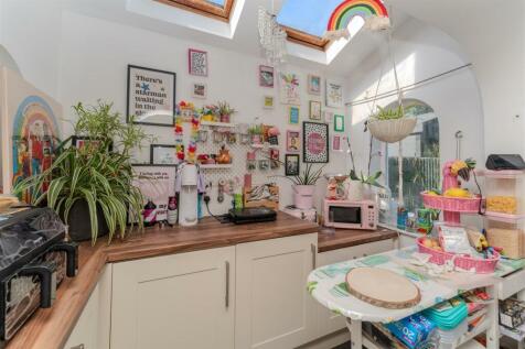 56 St Marks kitch.jpg
