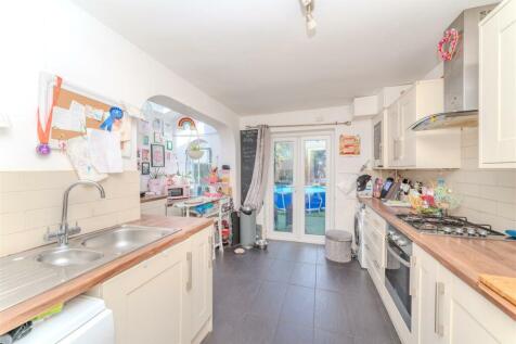 56 St Marks kitch 2.jpg