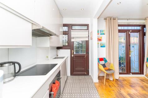 457 Uxbridge Road Kitchn back.jpg