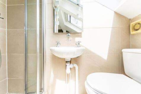 10 George En suite.jpg