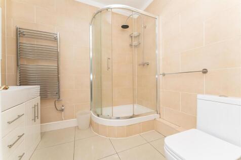 69 Osterley en suite.jpg
