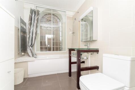 69 Osterley bath.jpg
