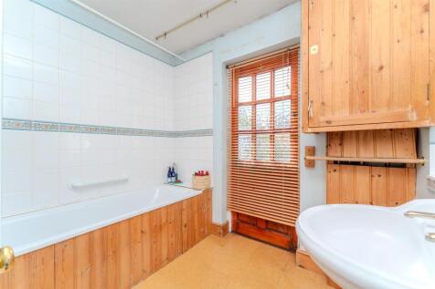 58 St Margarets bath.jpg