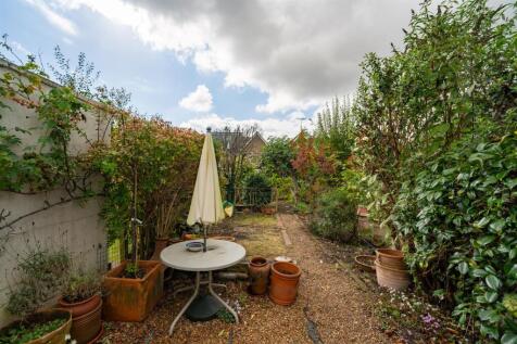 58 St Margarets Gard.jpg