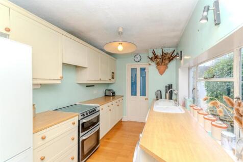 58 St Margarets kitch.jpg