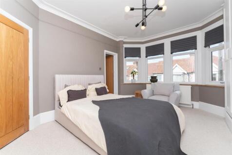 112 DBR Bed 1a.jpg