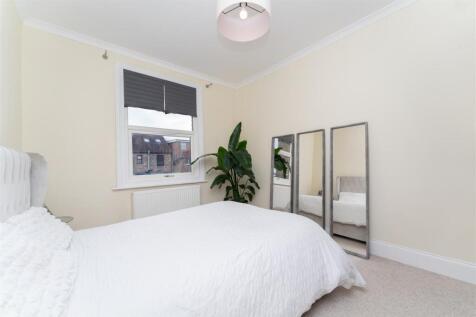 112 DBR Bed 2.jpg