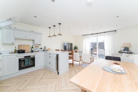 112 DBR Kitch 2.jpg