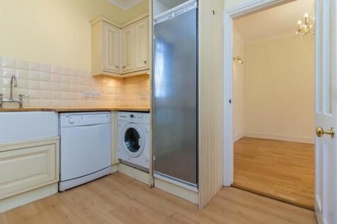 kitchen and sitting rm.jpg
