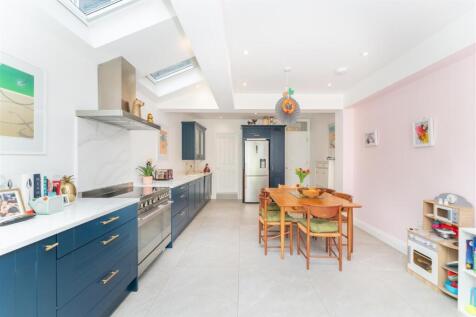 54 Rosebank Kitchen 2.jpg
