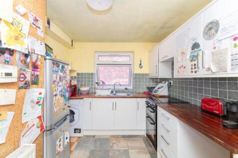 28 Azalea Kitch.jpg